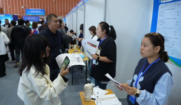 七星 2025年全国城市联合招聘西北地区专场活动提供就业岗位2.9万个